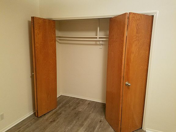 4th image of 806 Edgewood St APT 6