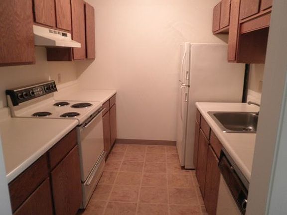 4th image of 280 Roger Williams Ave APT 34