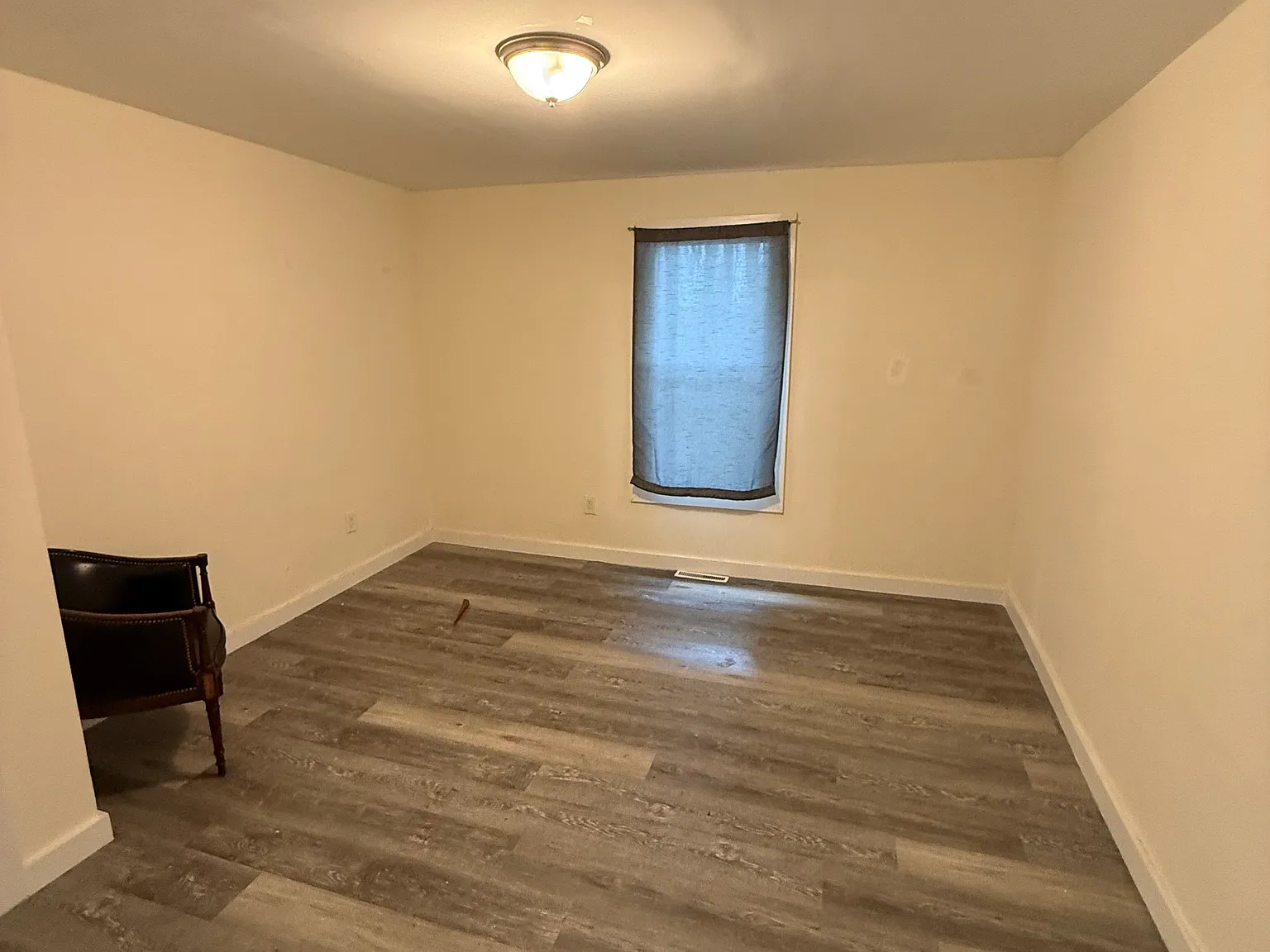 5 bed, 2254 sqft, $600 — Photo 2