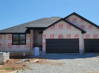 620 W Butterfield Dr, Nixa, MO 65714