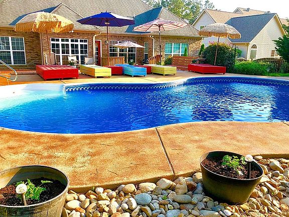 2nd image of 130 Meadow Creek Cir