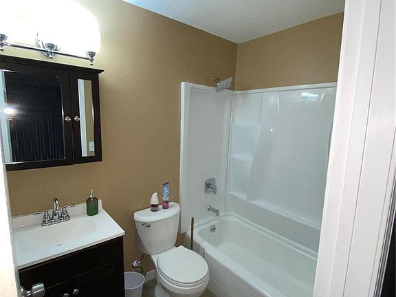 5th image of 3090 Kingsley Dr