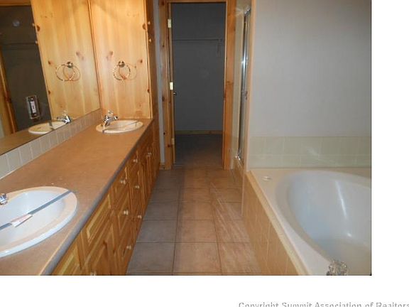3rd image of 412 Kings Crown Road