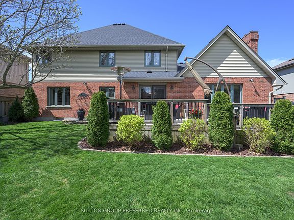 3rd image of 62 Carriage Hill Dr