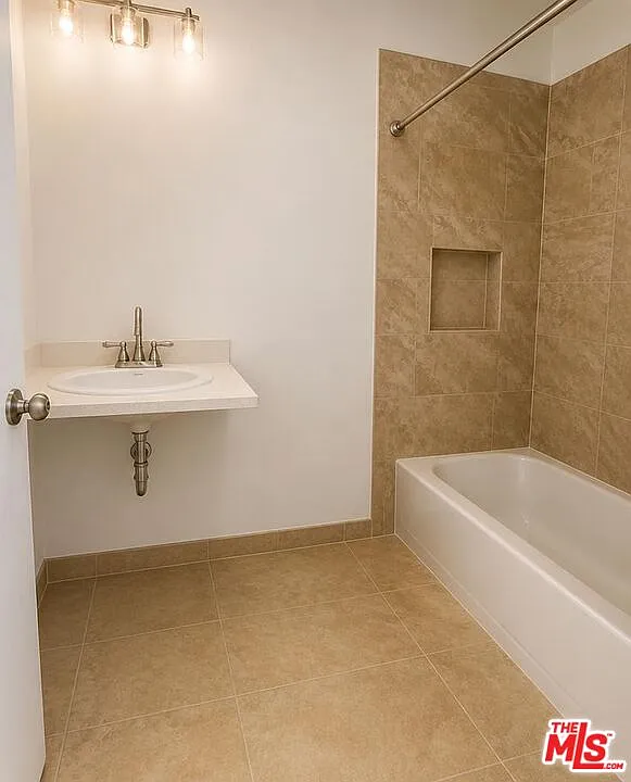 1 bed, 1.0 bath, 756 sqft, $1,495 — Photo 3