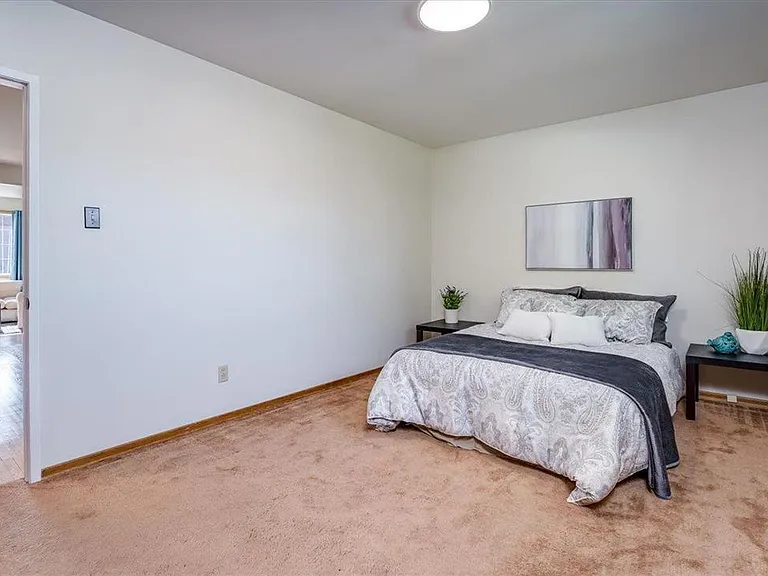 15 Lomond Blvd #15 — Photo 16