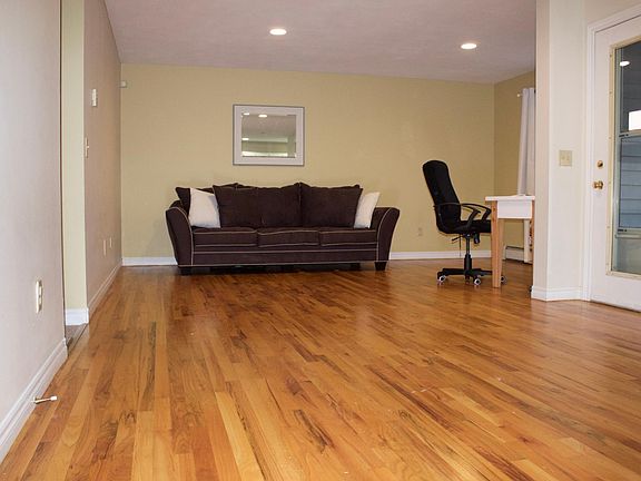 4th image of 117 Suburban Park Dr APT 1