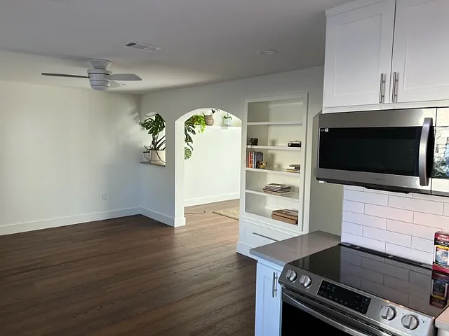 Studio, 590 sqft, $1,840 — Photo 3