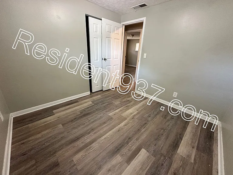 2295 Milesburn Dr — Photo 8