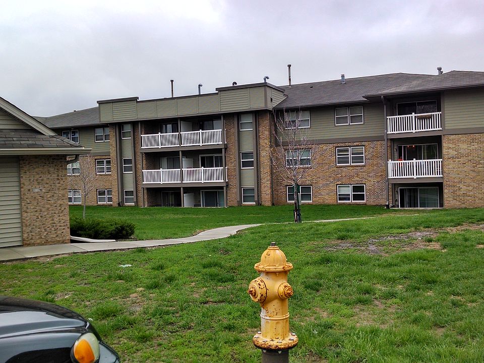 1st image of 3405 Woodland Ave Unit 58-534