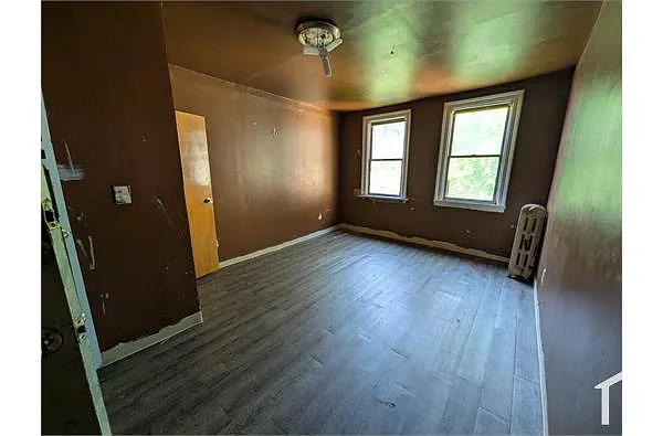 Building Photo - 153 McLean Ave #2R