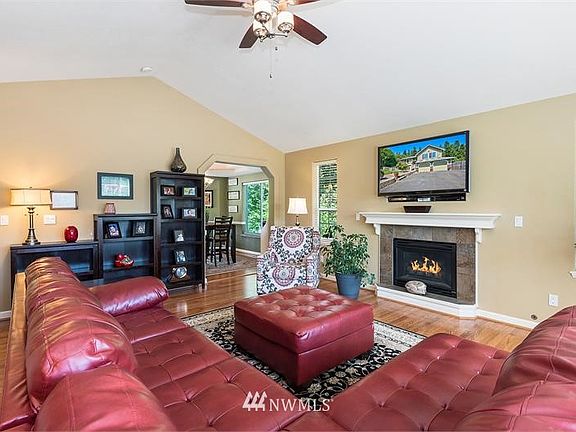 4th image of 2142 SE Dunrobin Lane