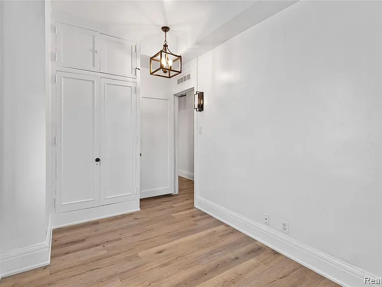 2900 E Jefferson Ave #D702 — Photo 17