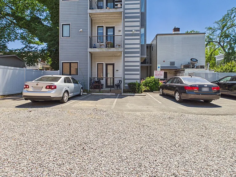 2028 W Cary St #4 — Photo 52