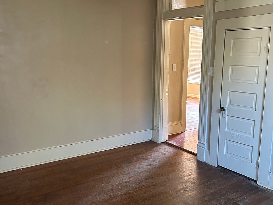 2nd image of 3512 W Capitol Ave