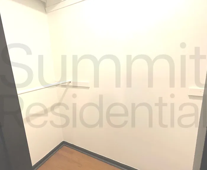512 Raven Springs Trl — Photo 16