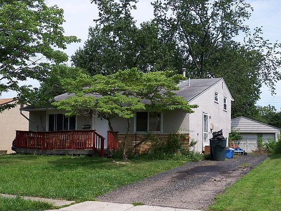 3rd image of 996 Lincoln Ave N