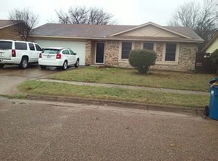 1401 Oak Creek Dr, Hutchins, TX 75141