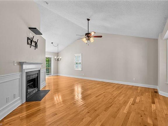 4th image of 205 Prima Dr