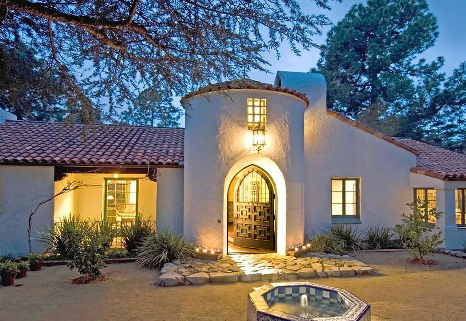 Remarkable Spanish Estate with Flexible Bedrooms and Studios — Photo 1