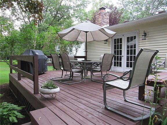5th image of 53 Tamarack Dr