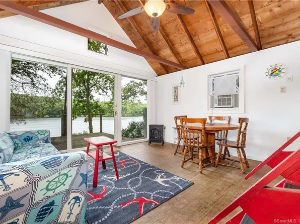 121 Lakeview Drive, Colchester, CT 06415