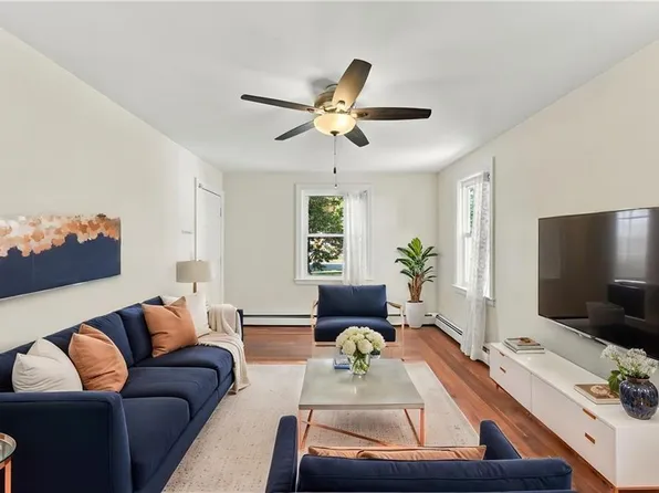 7 North Ave APT 2, Providence, RI 02906