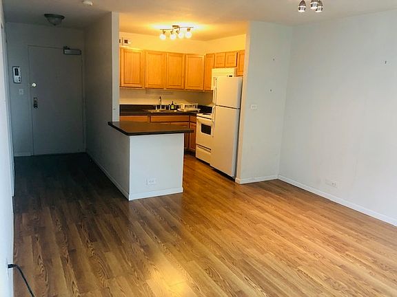 2nd image of 3550 N Lake Shore Dr APT 1911