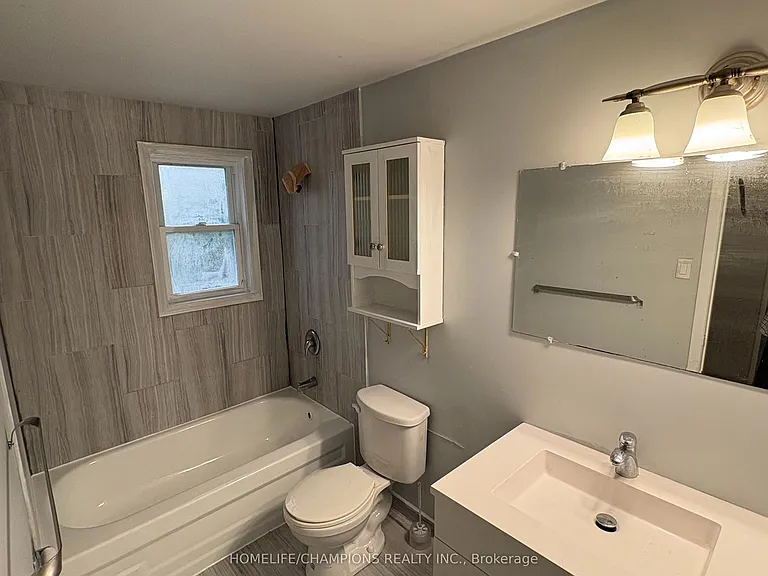 60 Elmsdale Dr #33 — Photo 11