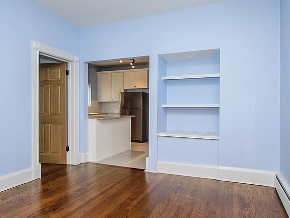 5th image of 807 Lawrence St APT 1