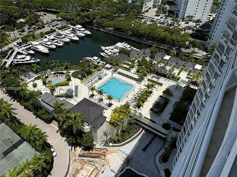 7000 Island Blvd #2403 — Photo 8