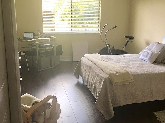 3rd image of 398 Lakeview Dr APT 203