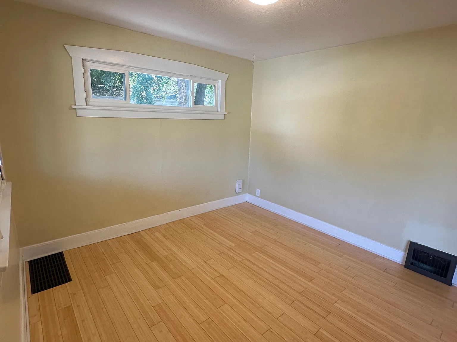 3 bed, 1300 sqft, $1,950 — Photo 3