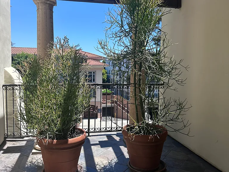 4601 Coldwater Canyon Ave #305 — Photo 24