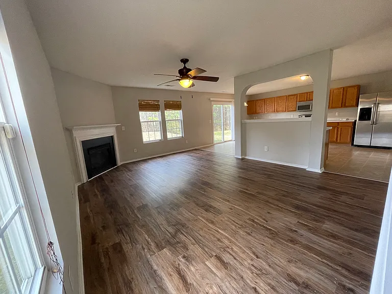 5 Bellmore Ct — Photo 5