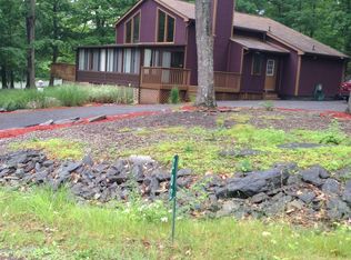 202 Radcliff Rd, Bushkill, PA 18324