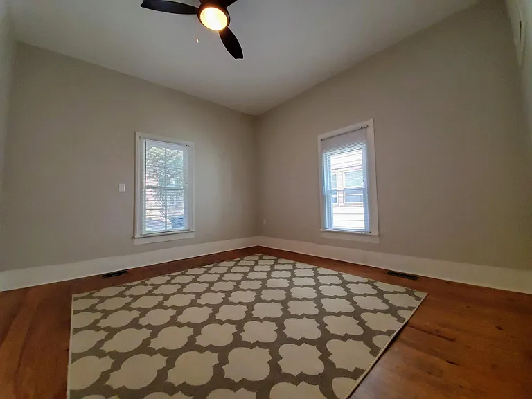 1001 S Person St — Photo 4