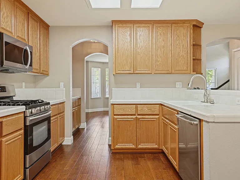 642 W Springer Dr — Photo 5