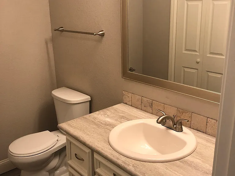 812 Hardy Springs Cir #C — Photo 9