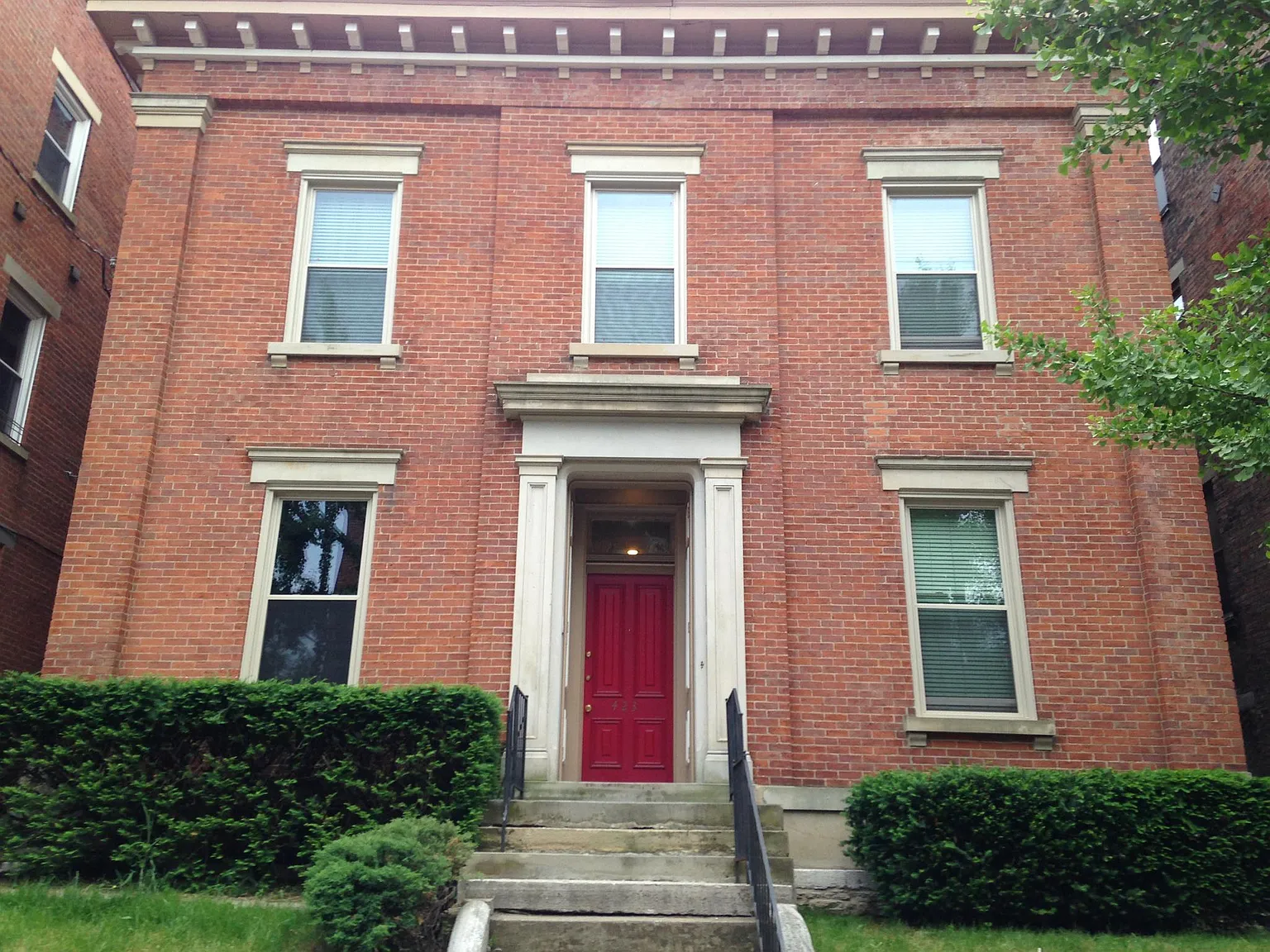 2 bed, 1.5 bath, 1200 sqft, $1,575 — Photo 1