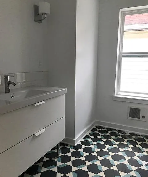 766 E Kossuth St — Photo 7