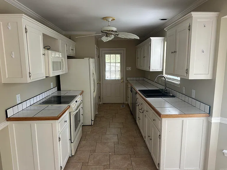 46 Morrison Ct — Photo 6