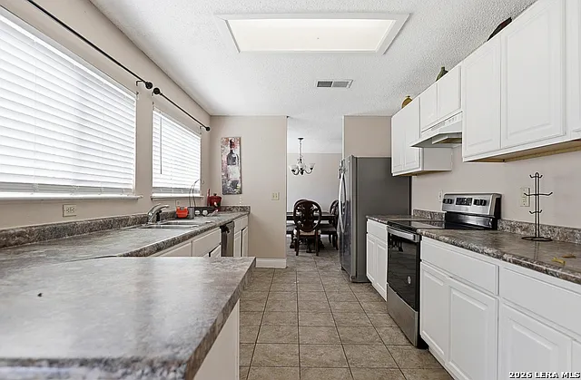 9918 Kelton Dr — Photo 9