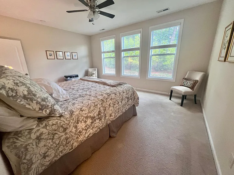 Master Bedroom-Pic 2