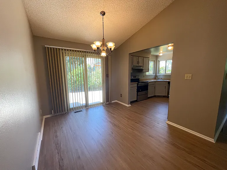 4425 Hollyhock St — Photo 6