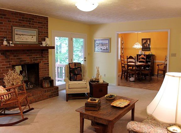 4th image of 4383 Brentwood Dr