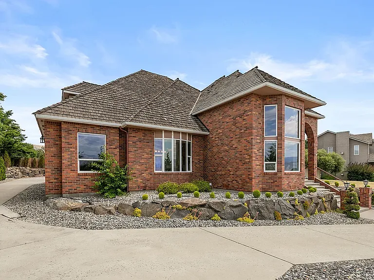 2330 Fancher Heights Blvd — Photo 3