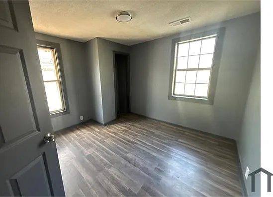 1372 Orgill Ave #3 — Photo 5