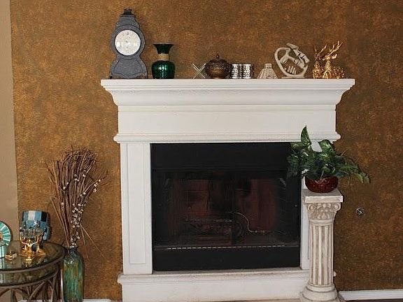 Gas fireplace