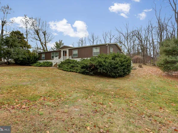 758 Carl Cir, Greencastle, PA 17225